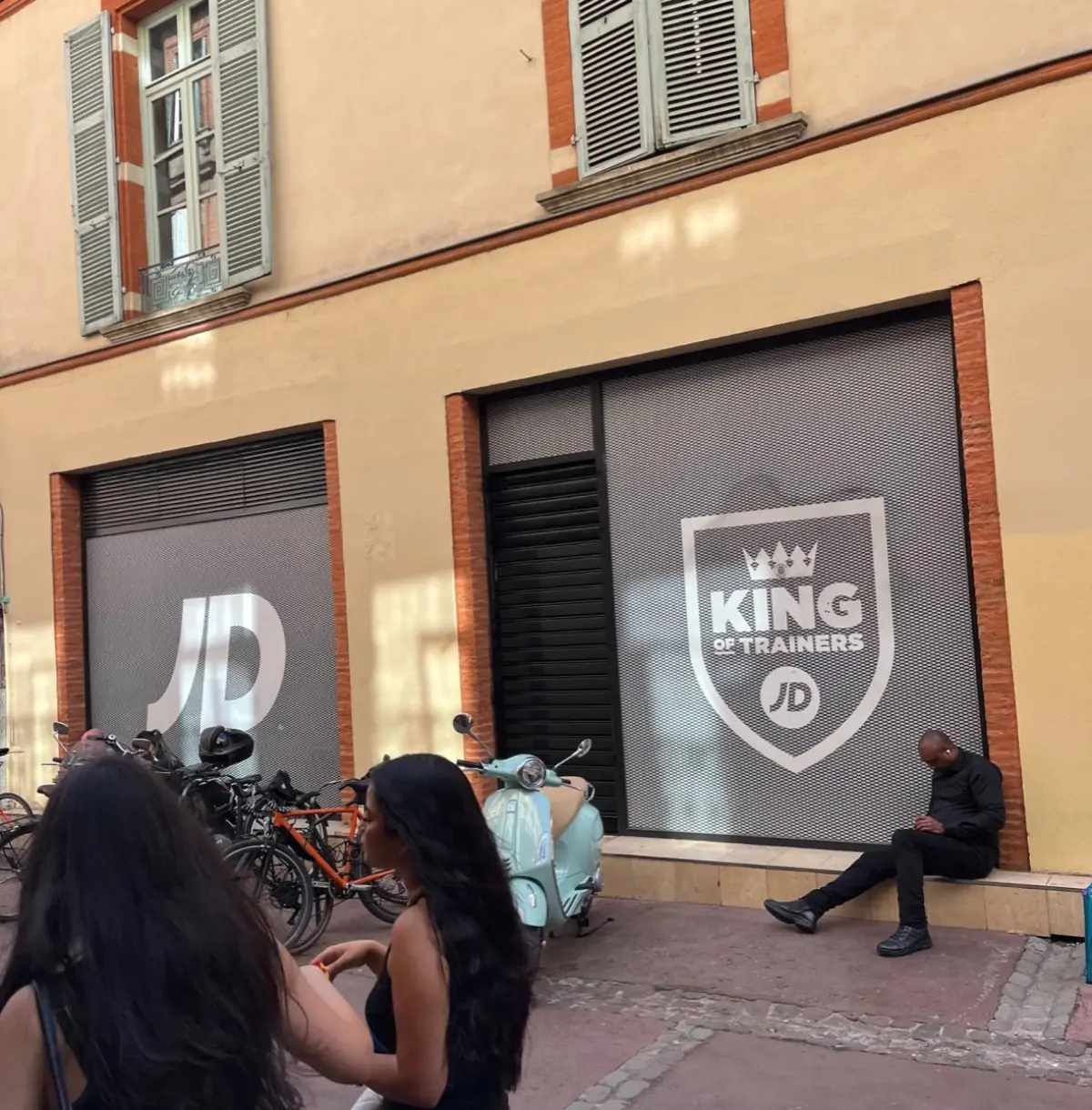 Installation rideau métallique grande dimension zone commerciale Creil-Saint-Maximin Installation rideau métallique grande dimension zone commerciale Creil-Saint-Maximin